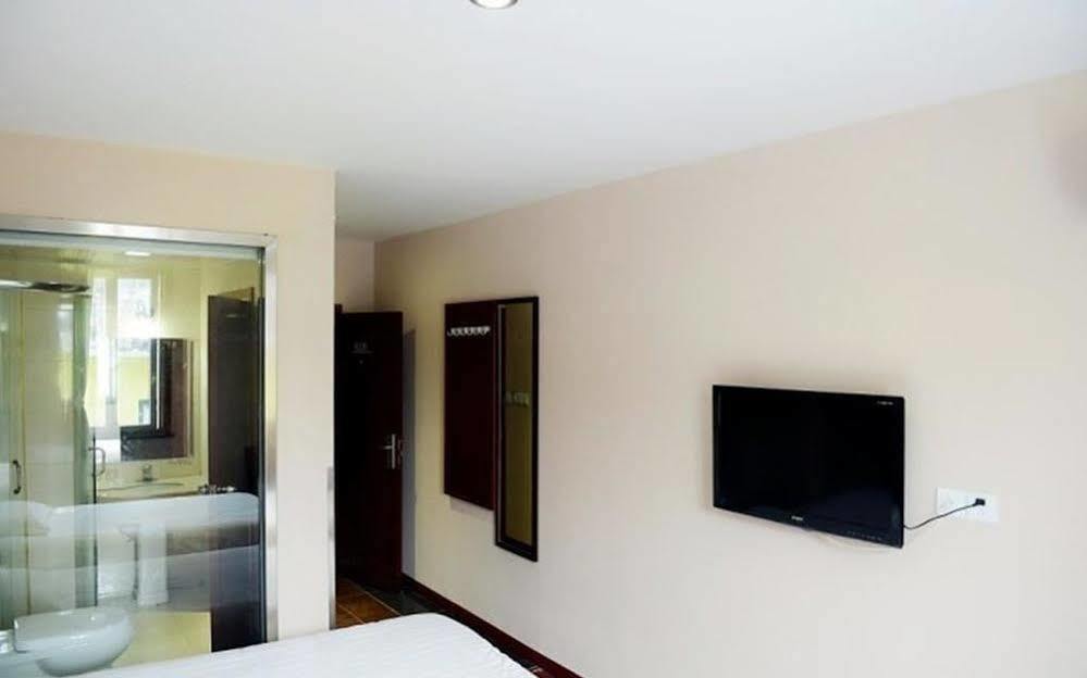 Hotel Fengye Super8 Lujiazui