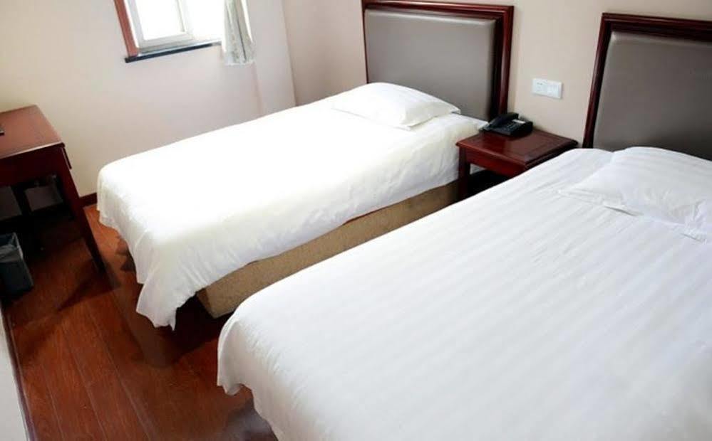 Fengye Super8 Lujiazui Hotel